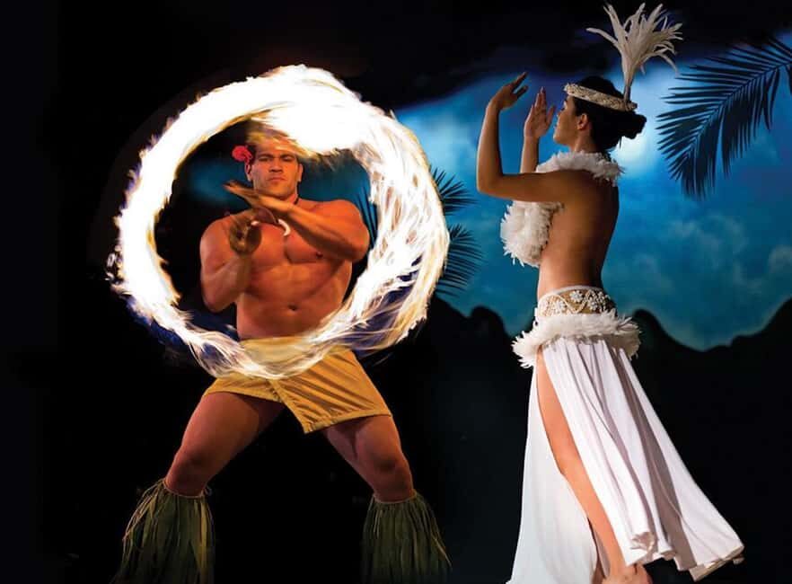 Oahu: Hilton Waikiki Starlight Luau - Fire knife dancers: the moment most people remember