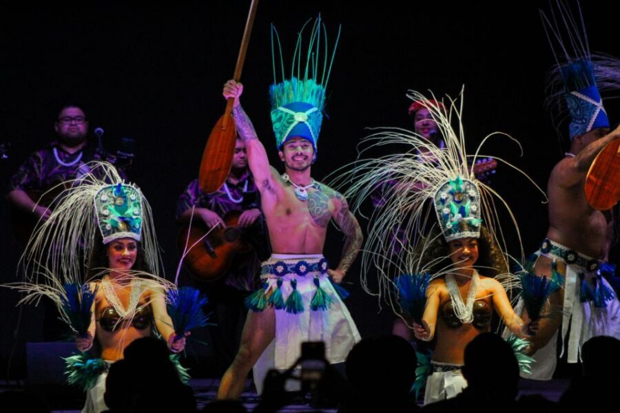 Oahu: Ka Moana Luau Dinner and Show at Aloha Tower - Your drink plan: Mai Tai, beer, cocktails, and tickets