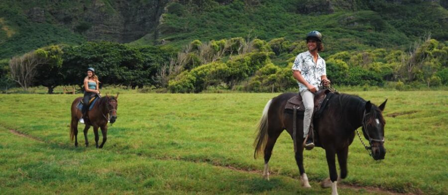 Oahu: Kualoa Hills and Valleys Horseback Riding Tour - Getting Ready: Helmets, Shoes, Height/Weight, and Fit