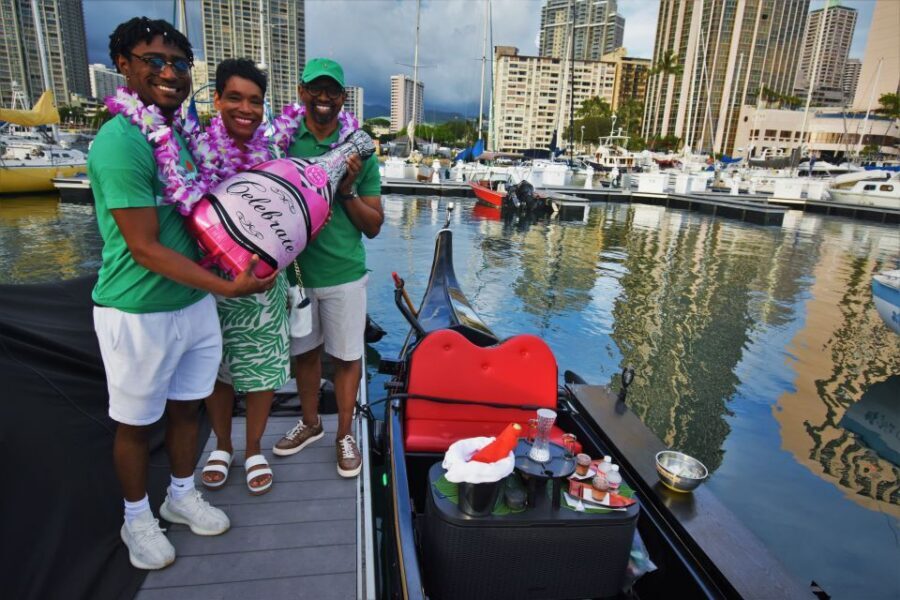 Oahu: Luxury Gondola Cruise with Drinks and Pastries - Key highlights worth planning around