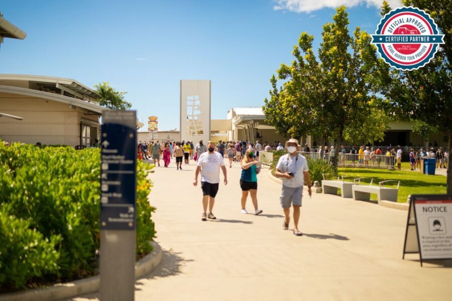 Oahu: Pearl Harbor, Arizona Memorial & Honolulu City Tour - Downtown Honolulu city tour: landmarks with wartime context