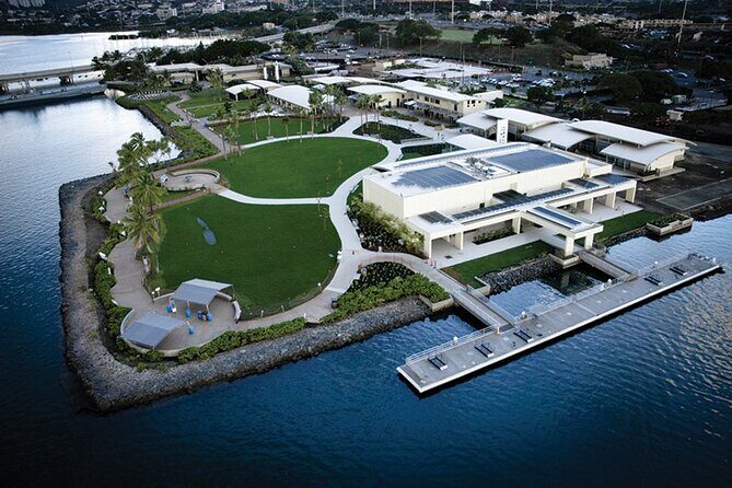 Oahu: Pearl Harbor USS Arizona Memorial - Downtown Honolulu Drive-By: Landmarks Between Stops
