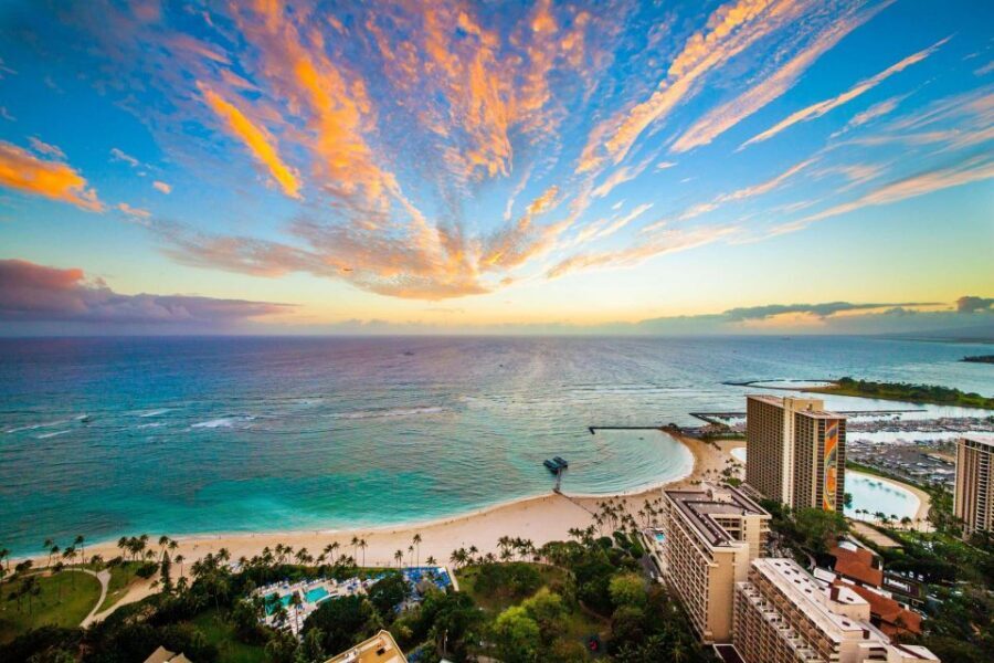 Oahu: Private Transfer to/from Honolulu Airport - Waikiki - Meeting Points at Terminal 1 and Terminal 2 (Find the Pre-Arranged Spot)