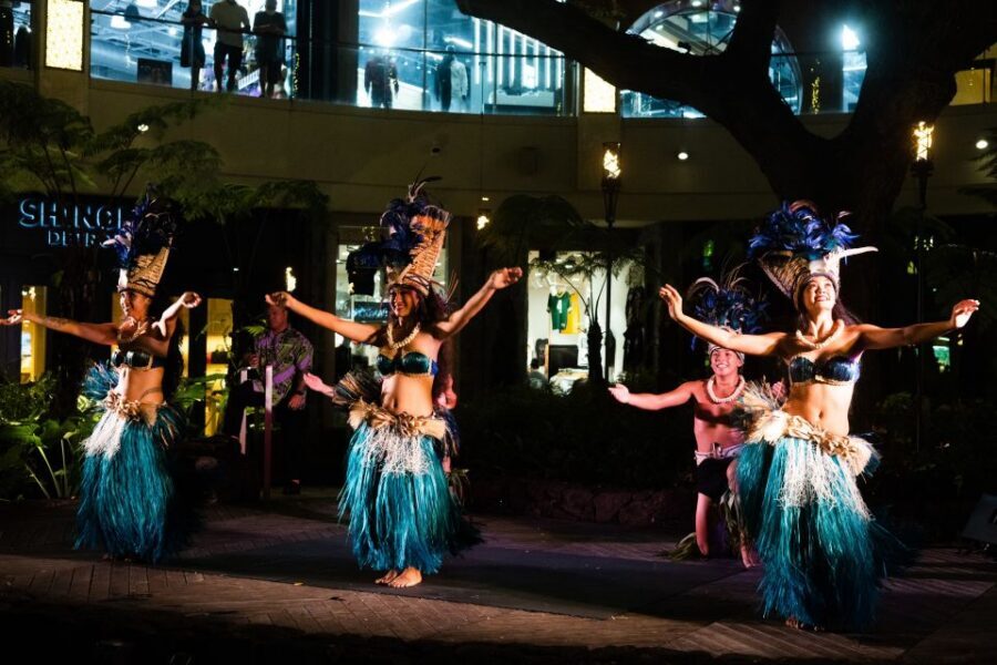 Oahu: Queens Waikiki Luau - How the 150 minutes actually play out (and why the order helps)