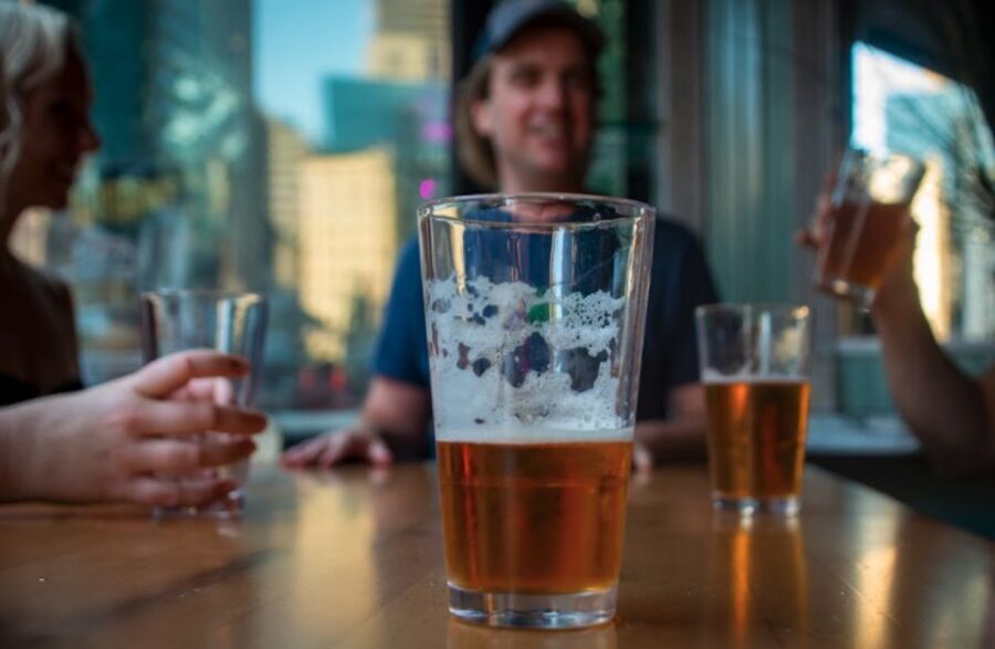 Oahu: Sips & Secrets of Hawaii Pub Crawl - Smart tips to make the crawl feel effortless