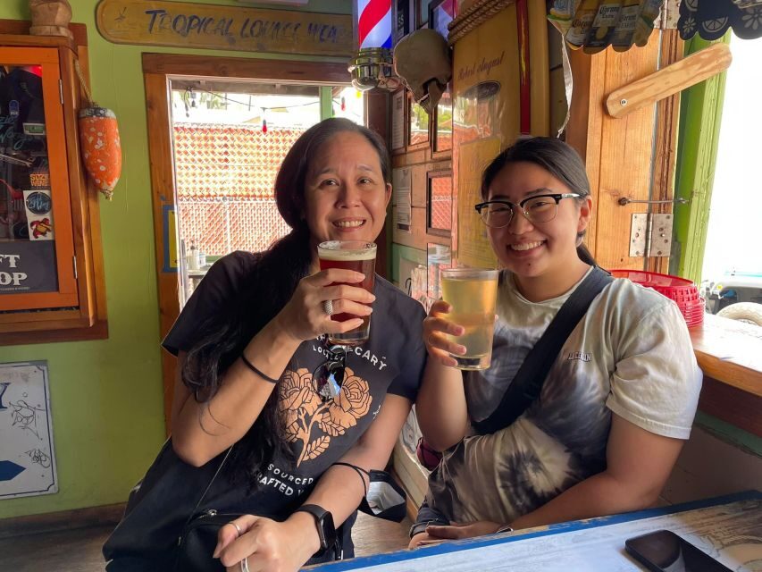 Oahu: Sips & Secrets of Hawaii Pub Crawl - How the Waikiki Sips & Secrets crawl really works