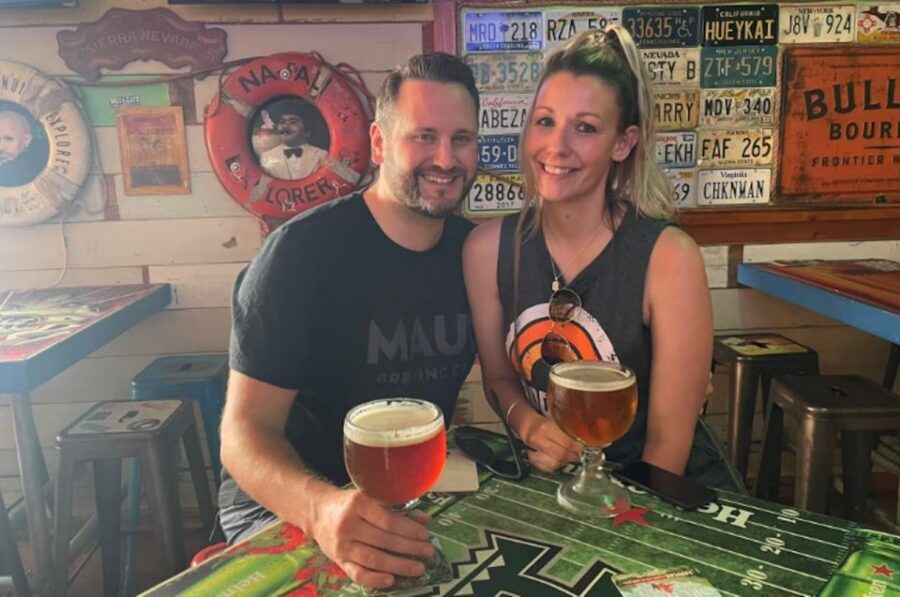 Oahu: Sips & Secrets of Hawaii Pub Crawl - What you’ll do during the 2 hours: four Waikiki pub stops