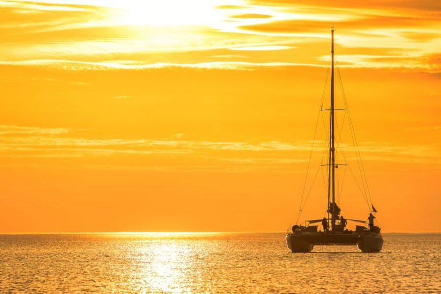 Oahu: Sunset Cruise of West Oahu with Drinks and Appetizers - Gold Coast Catamaran calm: the main reason this works