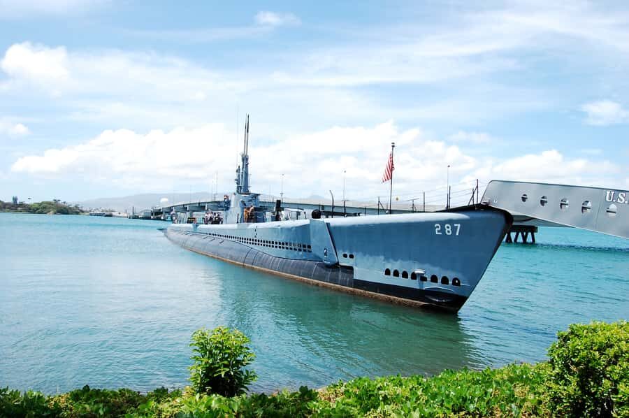 Oahu: The Best of Pearl Harbor Full-Day Tour - Historic Footage First: The USS Arizona Memorial Movie and Boat Ride
