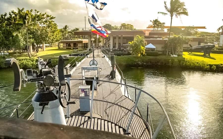 Oahu: The Complete Pearl Harbor Ticket - Starting strong: hotel pickup and the Pearl Harbor Visitor Center
