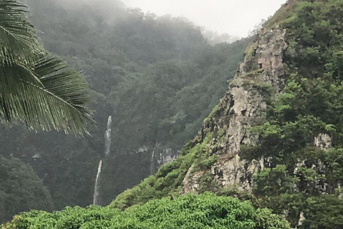 Oahu Ultimate Circle Island: 30 Spots, 10 Epic Stops - Halona Blowhole: a 7-minute water show from a lava tube