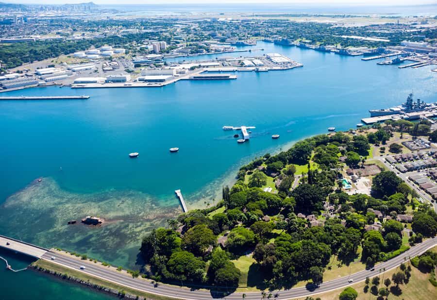 Oahu: USS Arizona Memorial and City Highlights Tour - The documentary film: the quickest way to understand what you’re seeing