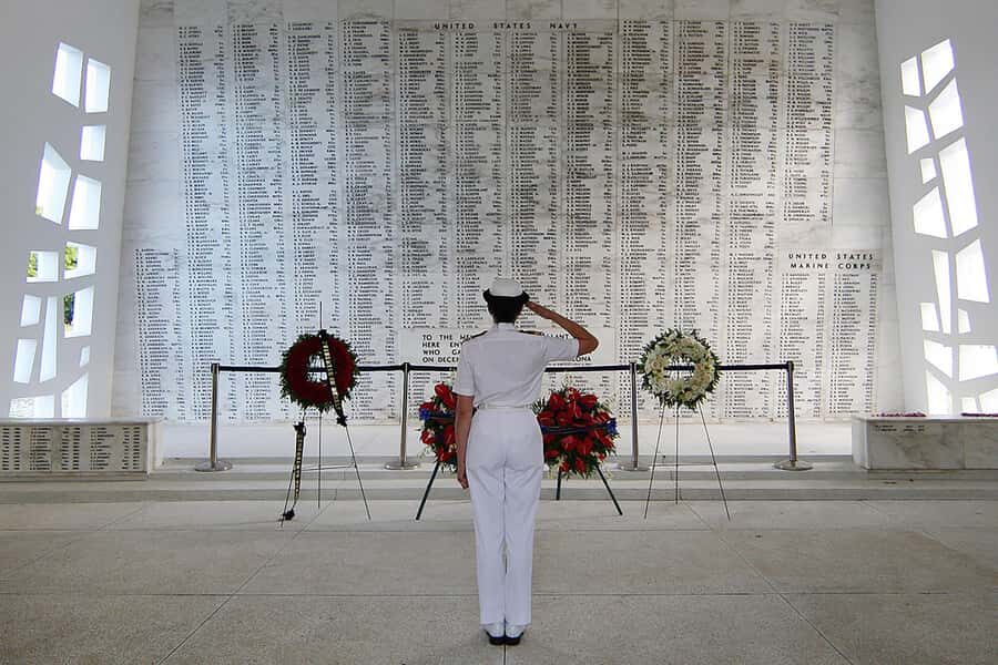 Oahu: USS Arizona Memorial and City Highlights Tour - Onsite museums and time to browse: where you can choose your depth