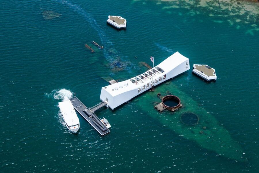 Oahu: Waikiki 20-Minute Doors On / Doors Off Helicopter Tour - Pearl Harbor and the USS Arizona Memorial: Ending With Meaning
