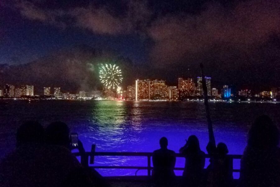 Oahu: Waikiki BYOB Friday Night Fireworks Cruise - BYOB on Board: Snacks, Drinks, and the Glass Ban