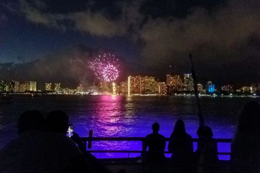 Oahu: Waikiki BYOB Friday Night Fireworks Cruise - Practical Tips to Improve Your Experience