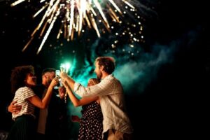 Oahu: Waikiki Friday Fireworks Cruise with Snacks and Drinks - Kewalo Basin Harbor Timing: Getting On Without Stress