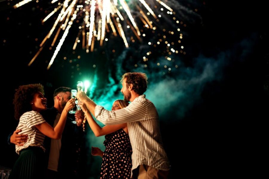 Oahu: Waikiki Friday Fireworks Cruise with Snacks and Drinks - Kewalo Basin Harbor Timing: Getting On Without Stress