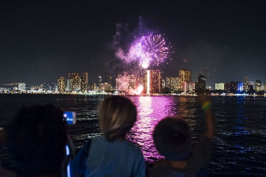 Oahu: Waikiki Friday Night Fireworks Cruise - Where you’ll actually see the show from