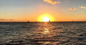 Oahu: Waikiki Glass Bottom Boat Sunset Cruise - Meeting Point, Boat Comfort, and What 90 Minutes Feels Like