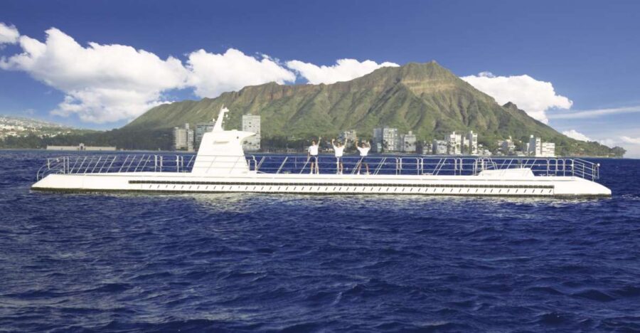 Oahu: Waikiki Submarine Tour - The Atlantis XIV Sub: 64 Seats, Big Windows, and Comfort Matters
