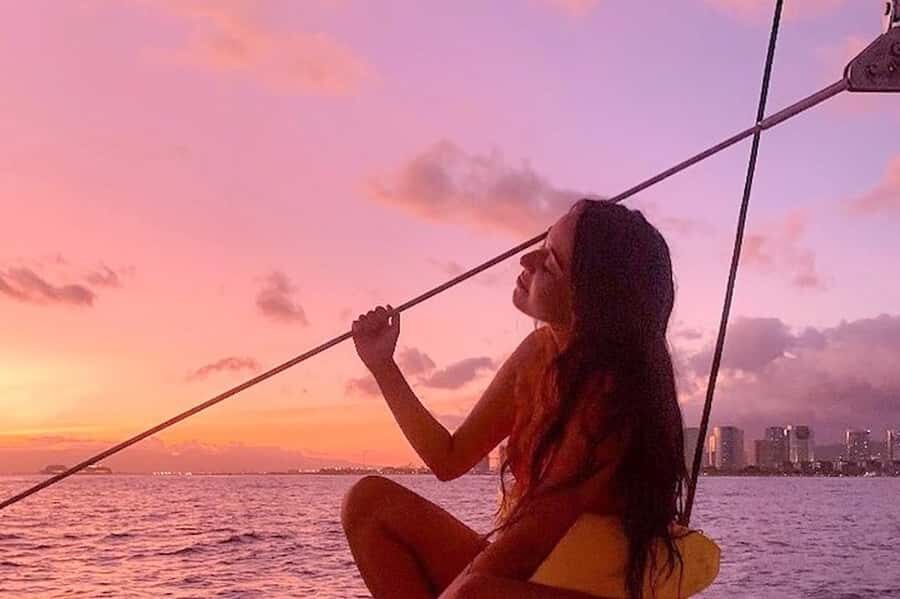 Oahu: Waikiki Sunset Catamaran Sail and Swim - A 2-Hour Waikiki Sunset on a Pink-Sailed Catamaran