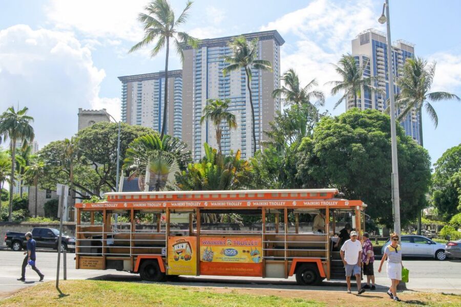 Oahu: Waikiki Trolley Hop-on Hop-off All-Line Pass - Pink Line: Ala Moana Center Shopping Shuttle and Waikiki Easy Mode