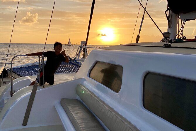 Oahu's Waikiki Coast: Moana’s Sunset Cocktail Sail - Getting there and parking: the easiest way to avoid stress