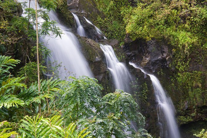 One Day Heavenly Hana Tour: Island Hopping from Oahu to Maui - Hana Town on the Road to Hana: The Local Stop You Don’t Skip