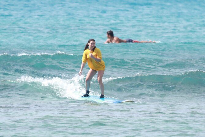 Open Group Surfing Lesson in Waikiki, Hawaii - Equipment and Comfort: Board, Rash Shirt, Reef Shoes, Lockers