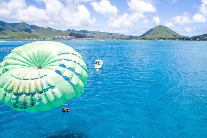 Parasailing on Maunalua Bay- Oahu's off Waikiki Playground - Your parasail flight: what you actually experience up there