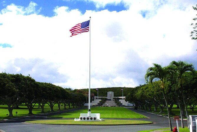 Pearl Harbor and Honolulu City Tour - King Kamehameha, Punchbowl, and the Hawaiian Kingdom Story Stops