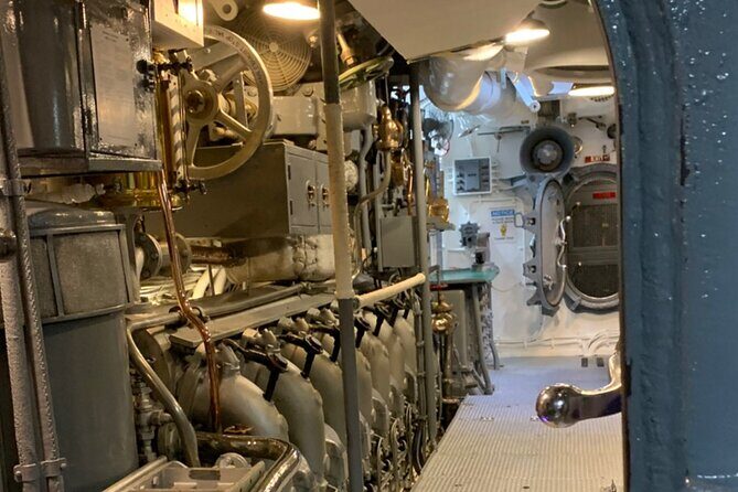Pearl Harbor Tour Arizona Memorial and USS Bowfin - Stop 2: USS Bowfin Submarine Museum & Park, up close and human-scale