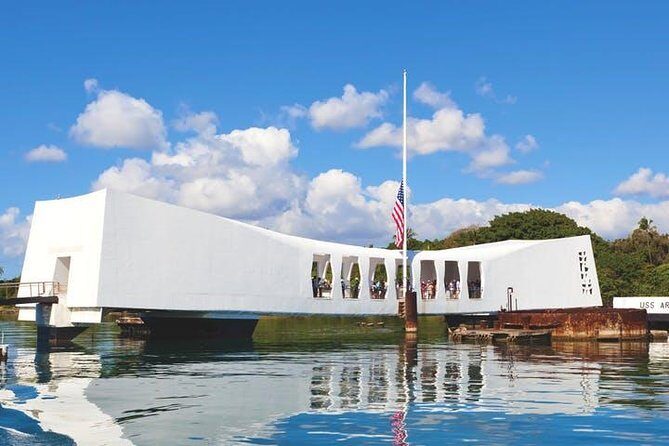 Pearl Harbor, USS Arizona and Honolulu City Tour - Downtown Honolulu after a somber morning: what you’ll actually see