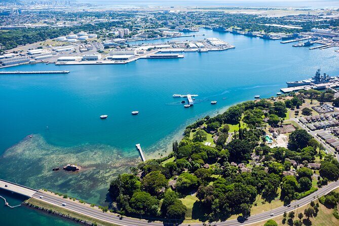 Pearl Harbor USS Arizona Memorial and Honolulu City Tour - A Note on Respectful Behavior at the Memorial