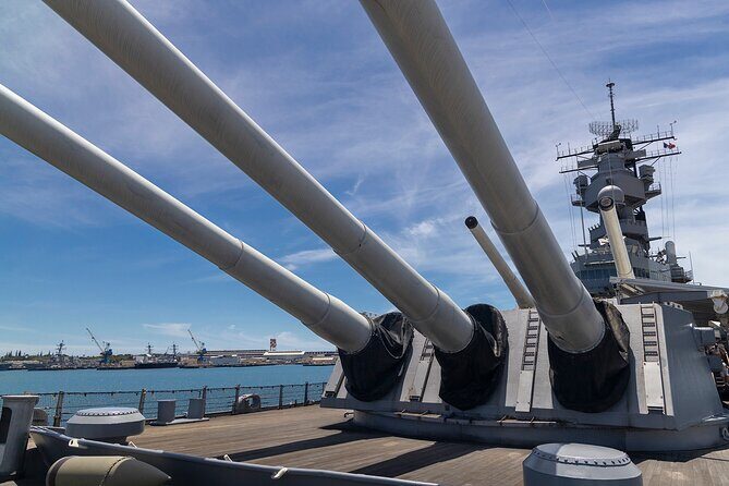 Pearl Harbor, USS Arizona Memorial & Honolulu City Tour - Pearl Harbor Aviation Museum (Ultimate): Hangar 79 and the attack lens
