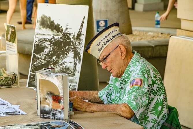 Pearl Harbor: USS Arizona Memorial & USS Missouri Battleship Tour from Waikiki - Guide Style: Q&A on the Move and Storytelling on the Stops