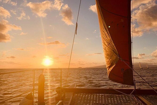 Polynesian Canoe Sunset Sail - The wa’a kaulua effect: what makes this canoe sunset sail special