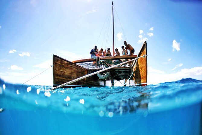 Polynesian Canoe Sunset Sail - Group size and guide attention: why the “max 6” matters more than it sounds