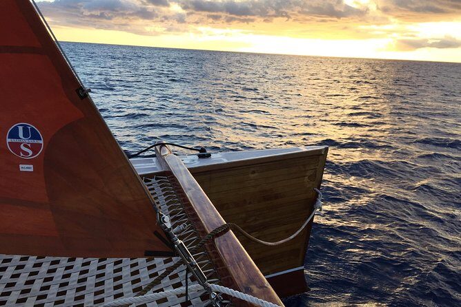 Polynesian Canoe Sunset Sail - Weather and seawater reality: how to be ready for the night
