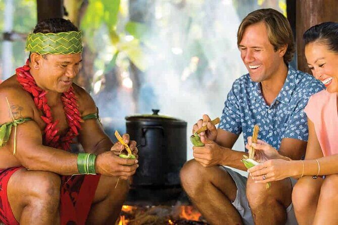 Polynesian Cultural Center: Gateway Buffet Package - The canoe ride across the lagoon: a calm start before the crowds