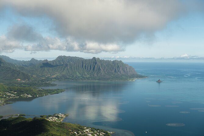 Private 60 Minutes Helicopter Tour in Honolulu - Inside the Flight: How the Pilot Makes Honolulu Make Sense