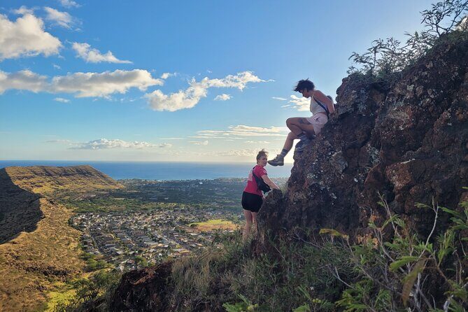 Private Bucket List Adventure Day- Hikes, Beaches, Waterfalls - The guides matter: Travis, Amanda, and Ne-lani the dog