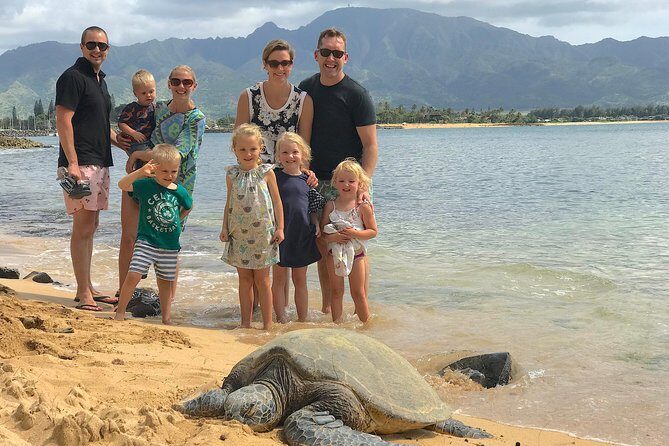 Private Oahu Pearl Harbor and Island Sightseeing Combination Tour - Temples and shoreline photo moments: culture plus quick stops