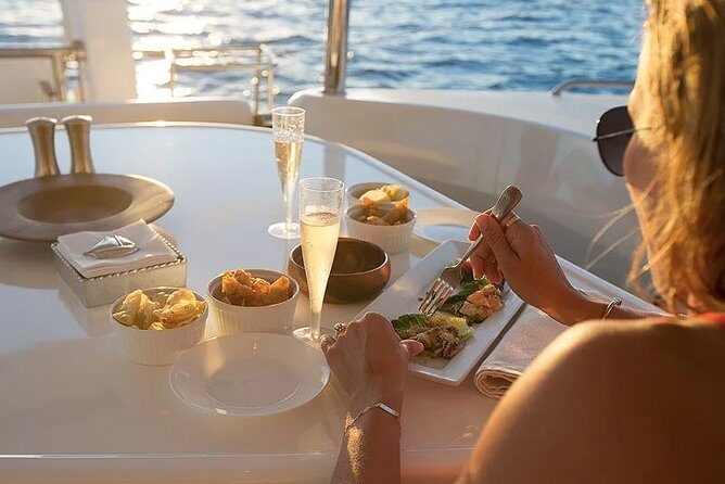Private Oahu Sunset Charter with Tasting and Drinks - Drinks, age rules, and what matters for planning your group