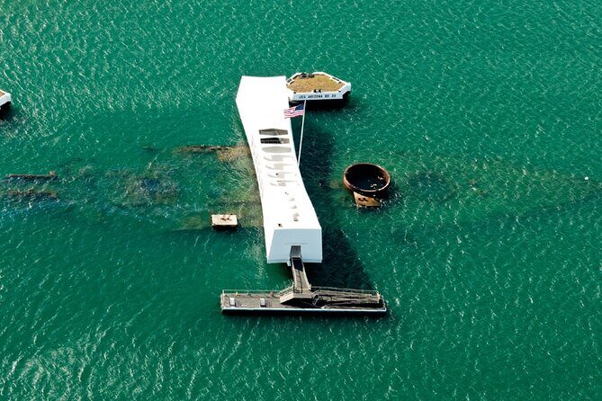 PRIVATE Pearl Harbor: Arizona Memorial, Missouri Ship & City Tour - Iolani Palace and King Kamehameha Statue: Honolulu Without Extra Detours