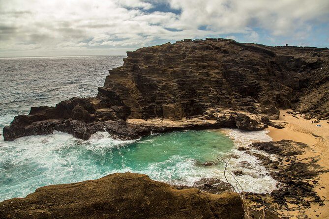 Private South Shore of Oahu Tour - Hanauma Bay Nature Preserve: Crater Views and Snorkeler Watching