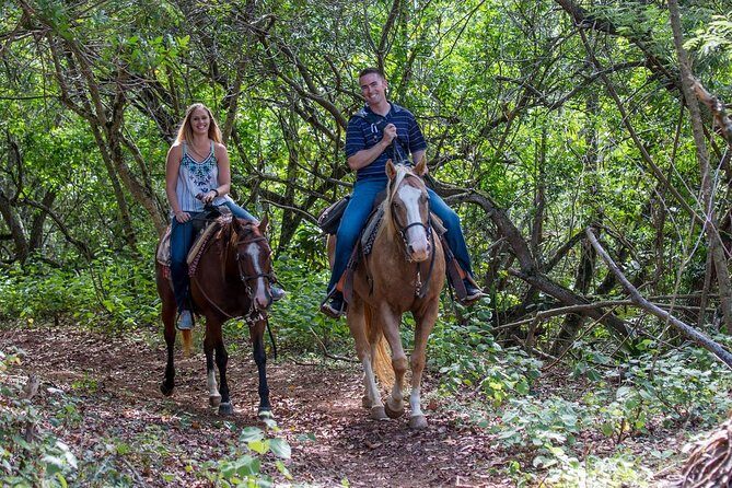 Private Sweetheart Horseback Ride - Helmets, safety briefing, and what “relaxed pace” really means