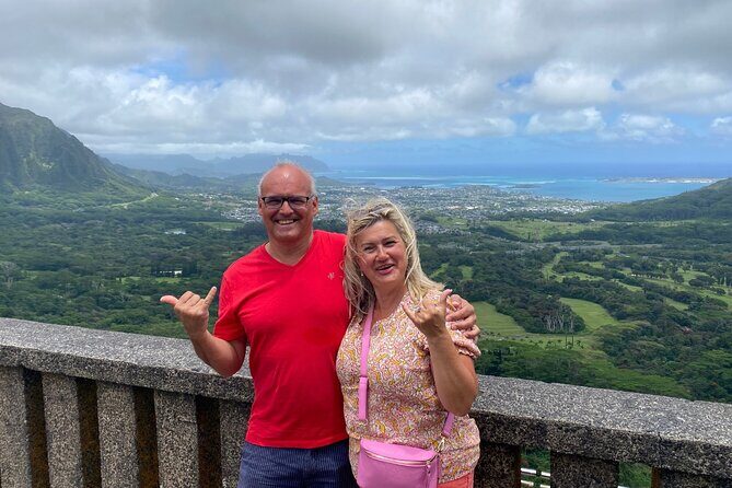PRIVATE TOUR-Ultimate Circle Island Tour of Oahu - Stop 4: Tropical Farms (Macadamia Nut Farm Outlet) for Coffee, Cracking Nuts, and Souvenirs