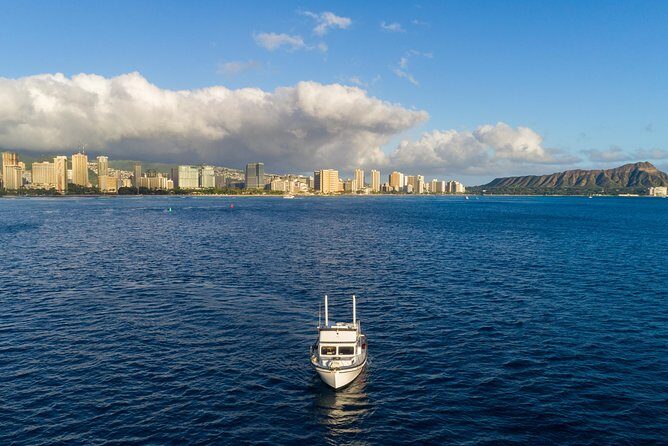 Private Turtle Canyon Snorkel Tour - Up to 6 Passengers - Waikiki Beach and the cruise rhythm out to the action